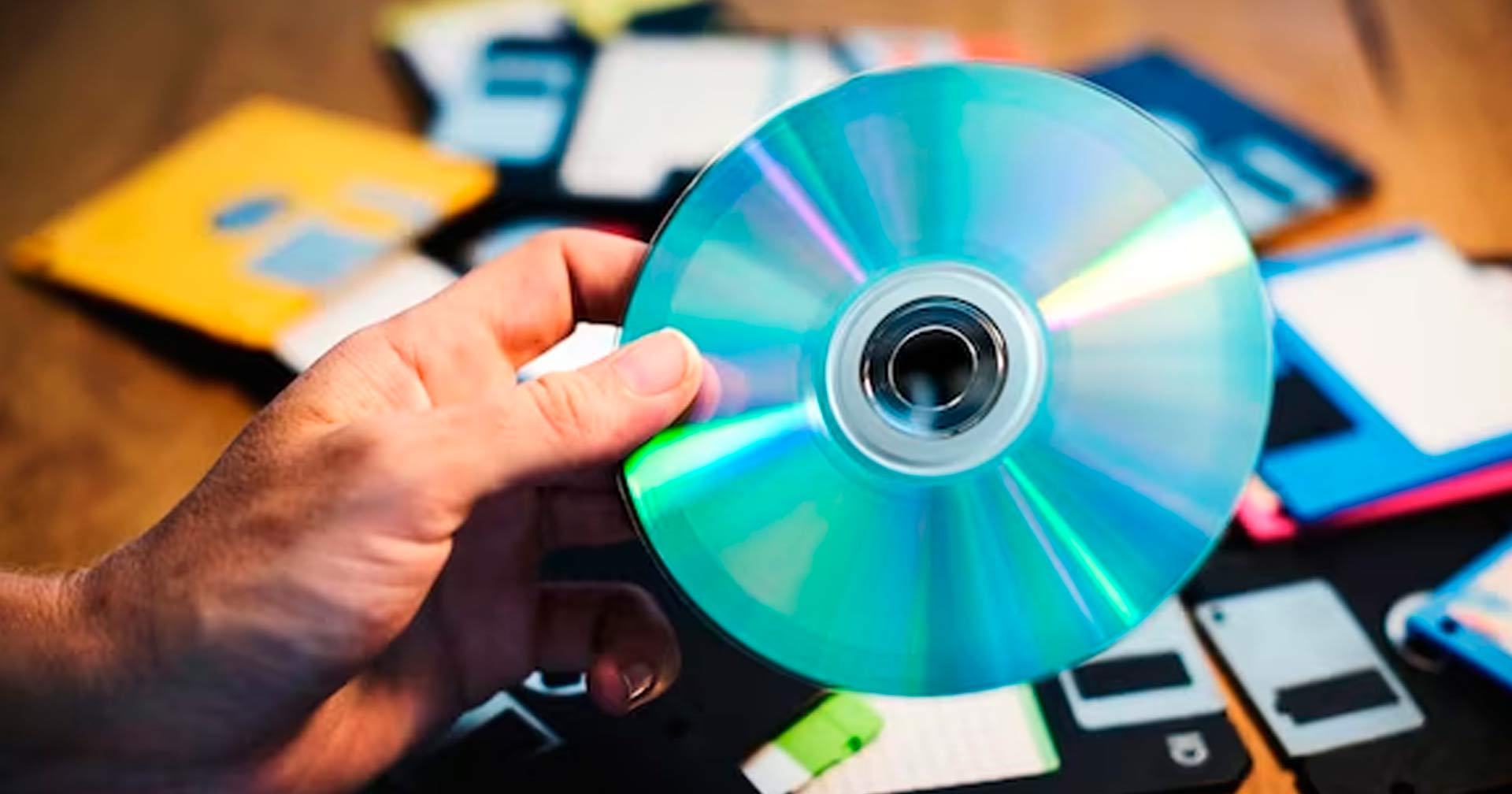 Saudades do DVD? Mídia física pode voltar às prateleiras graças à nova tecnologia; entenda