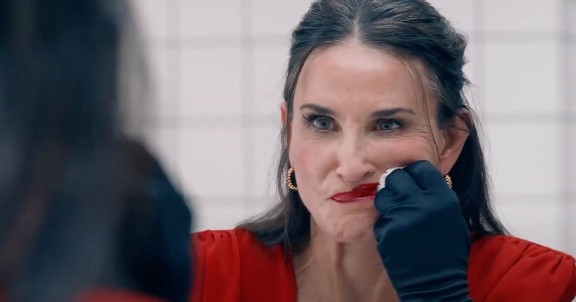 Estrelado por Demi Moore e destaque em Cannes, 'A Substância' ganha trailer impactante
