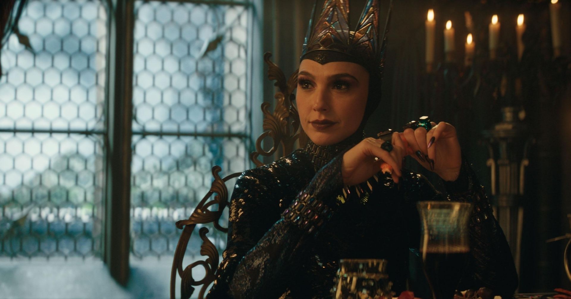 Gal Gadot revela ter passado por cirurgia para remover coágulo sanguíneo no cérebro