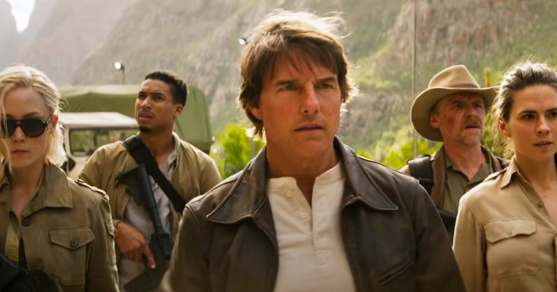 Novas imagens de ‘Missão: Impossível 8’ destacam o preparo físico de Tom Cruise e cenas subaquáticas