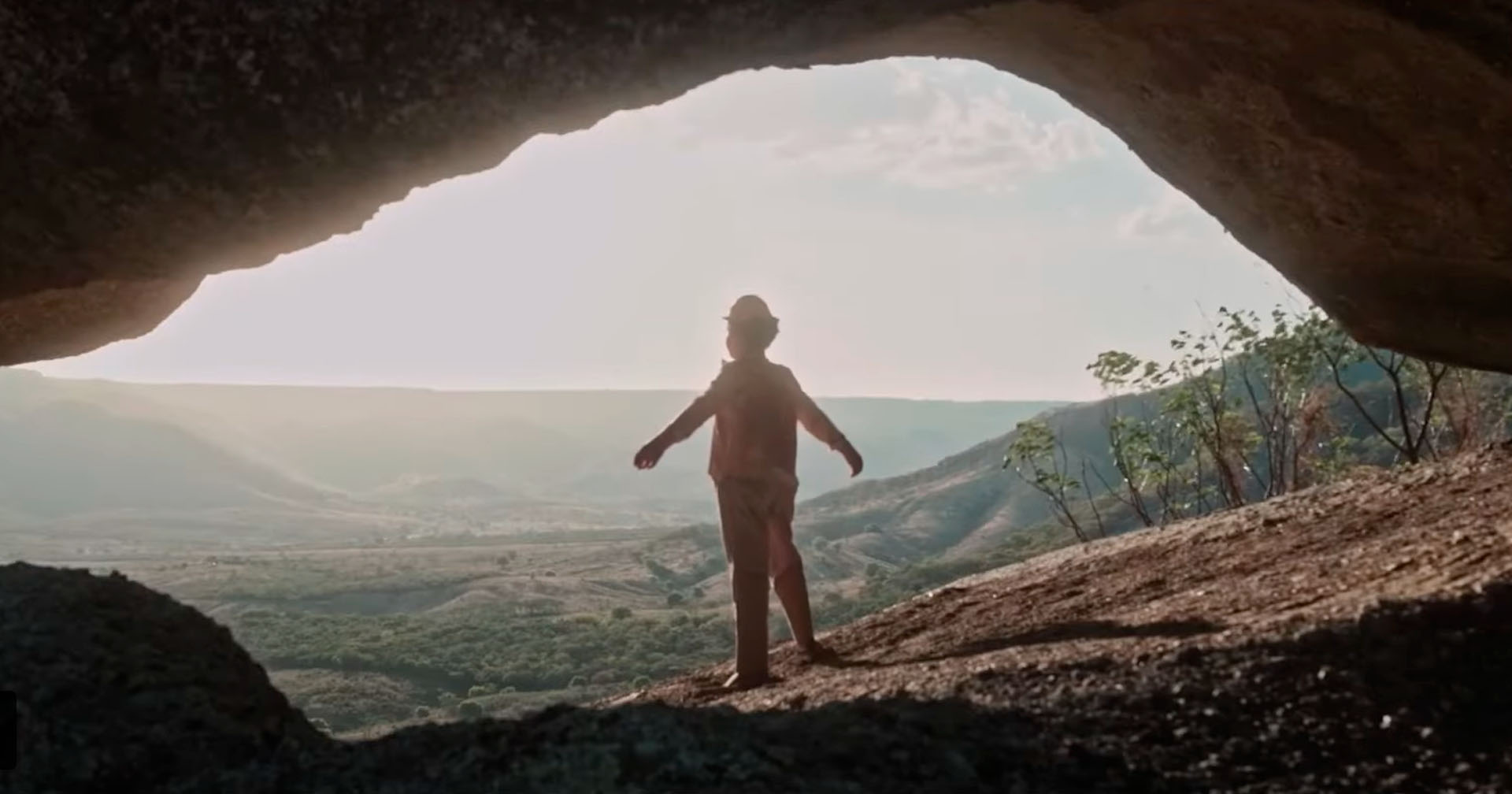 ‘Luiz Gonzaga - Légua Tirana’, filme sobre a vida do Rei do Baião, ganha trailer e pôster; confira