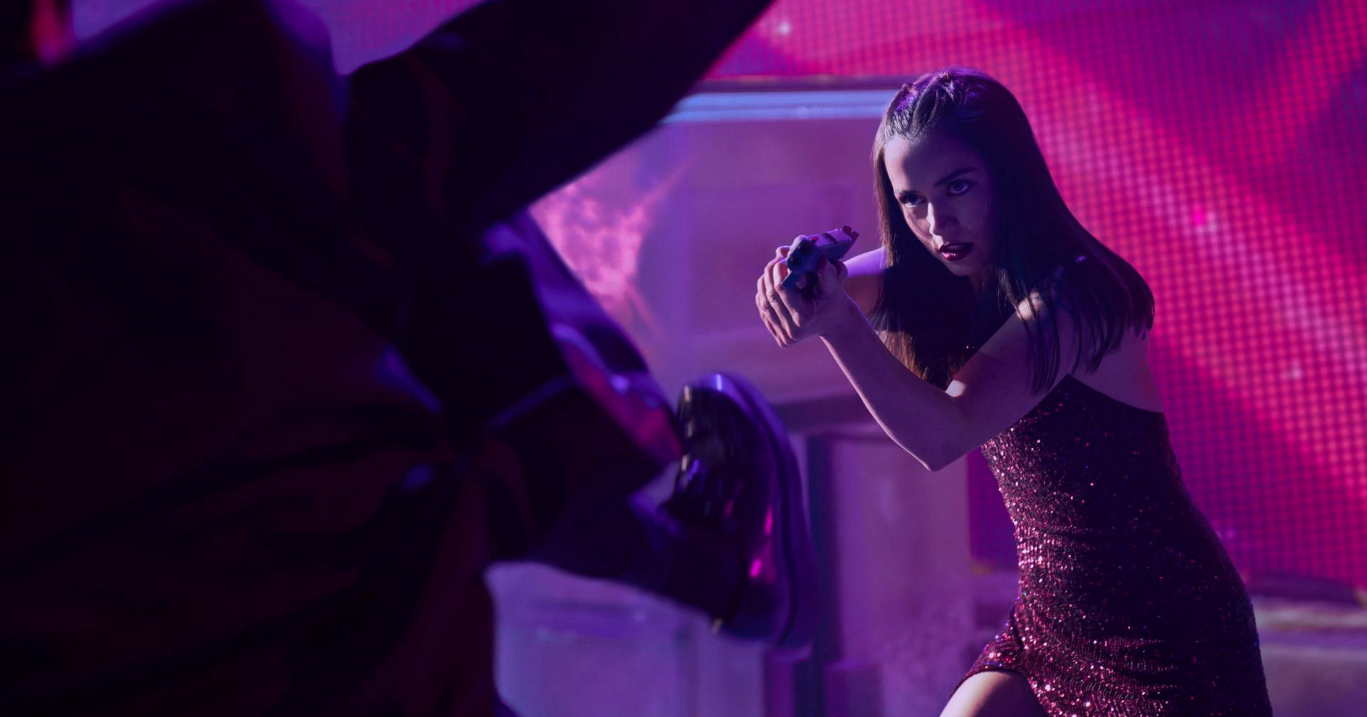 Repleto de tiros e lutas brutais, trailer final de ‘Bailarina’ projeta embate com John Wick; assista