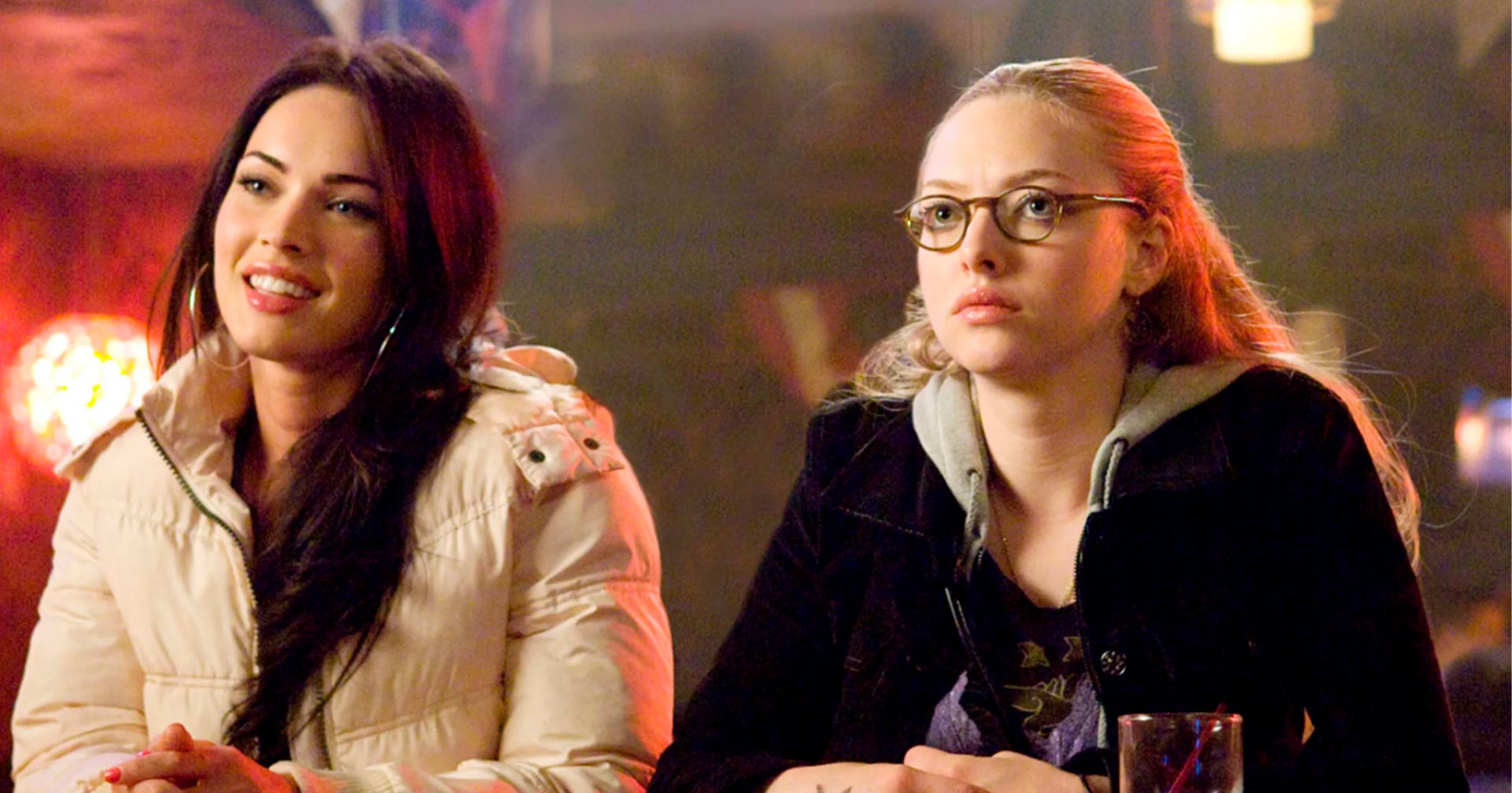 Amanda Seyfried confirma sequência de ‘Garota Infernal’ e revela condição para participar do filme