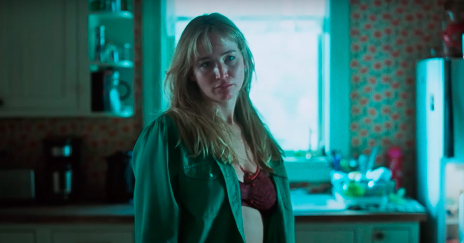 Jennifer Lawrence e Robert Pattinson enfrentam discussões intensas no teaser de ‘Morra, Amor’; veja