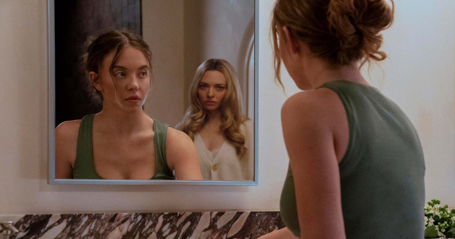 Sydney Sweeney e Amanda Seyfried enfrentam jogos psicológicos e segredos no trailer de ‘A Empregada’