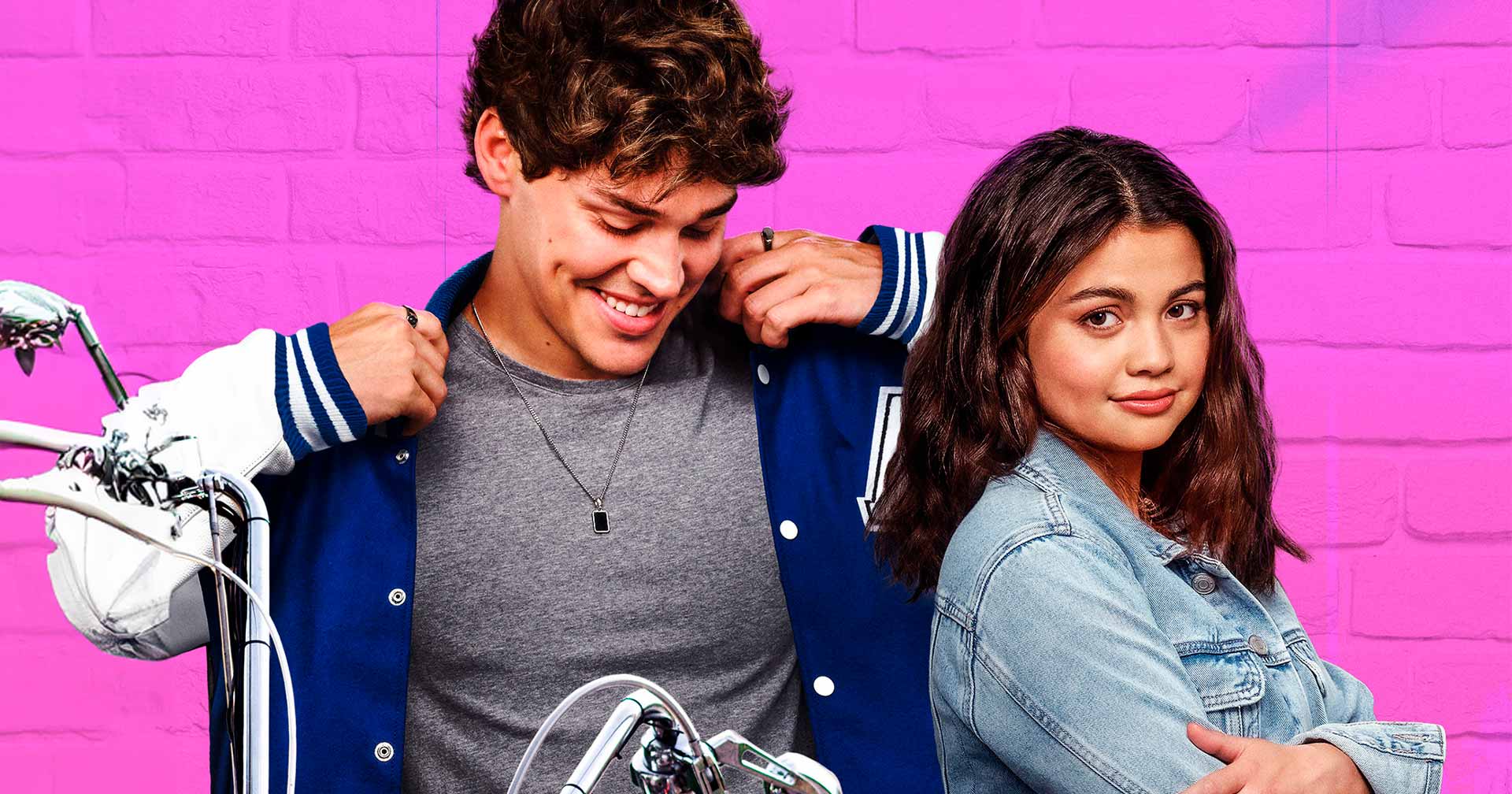 Siena Agudong e Noah Beck vivem romance adolescente no trailer de ‘O Bad Boy e Eu’; assista