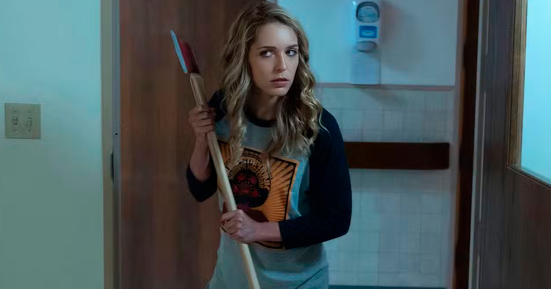 Jessica Rothe, estrela de ‘A Morte Te Dá Parabéns’, revela que já sabe o desfecho de sua personagem