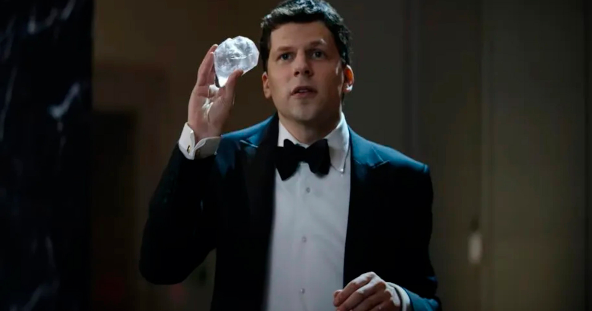 ‘Vai te deixar de queixo caído’, diz Jesse Eisenberg sobre a reviravolta de ‘Truque de Mestre 3’