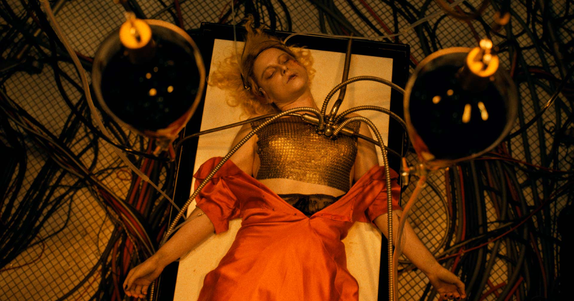 Jessie Buckley detalha a personalidade da protagonista de ‘A Noiva!’: ‘à beira do colapso’