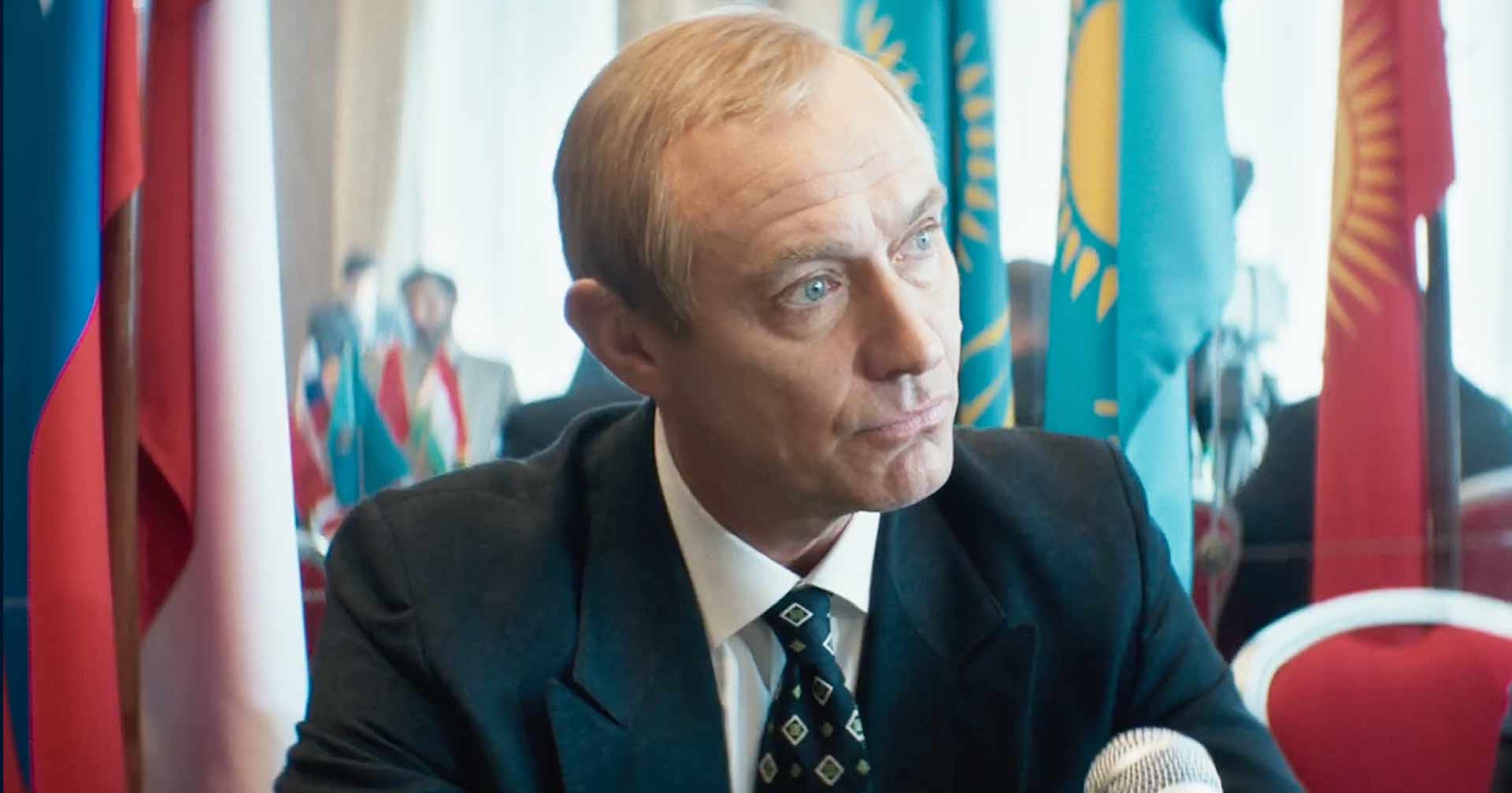 Jude Law interpreta Vladimir Putin no thriller político ‘O Mago do Kremlin’; assista ao trailer