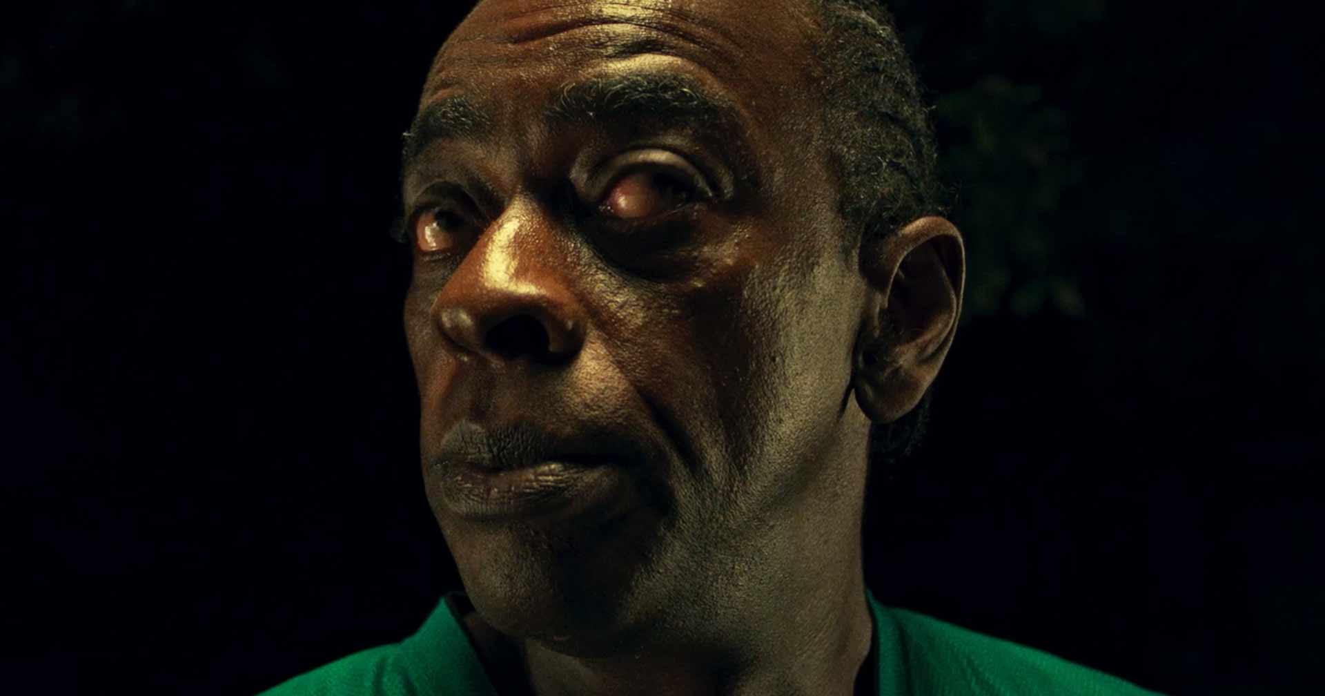 ‘Narciso’ revela cena exclusiva: ‘Se meus pais são brancos, quero ser branco também’