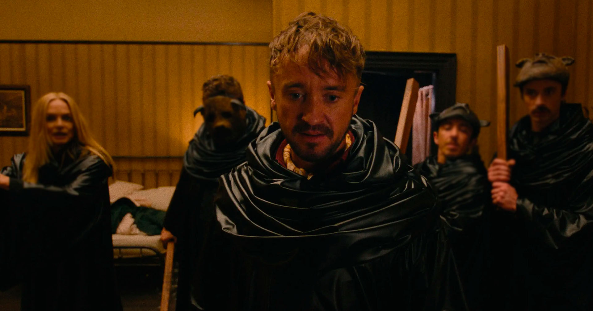 Tom Felton comenta mistura de gêneros em ‘Eles Vão Te Matar’: ‘foi impossível dizer não’