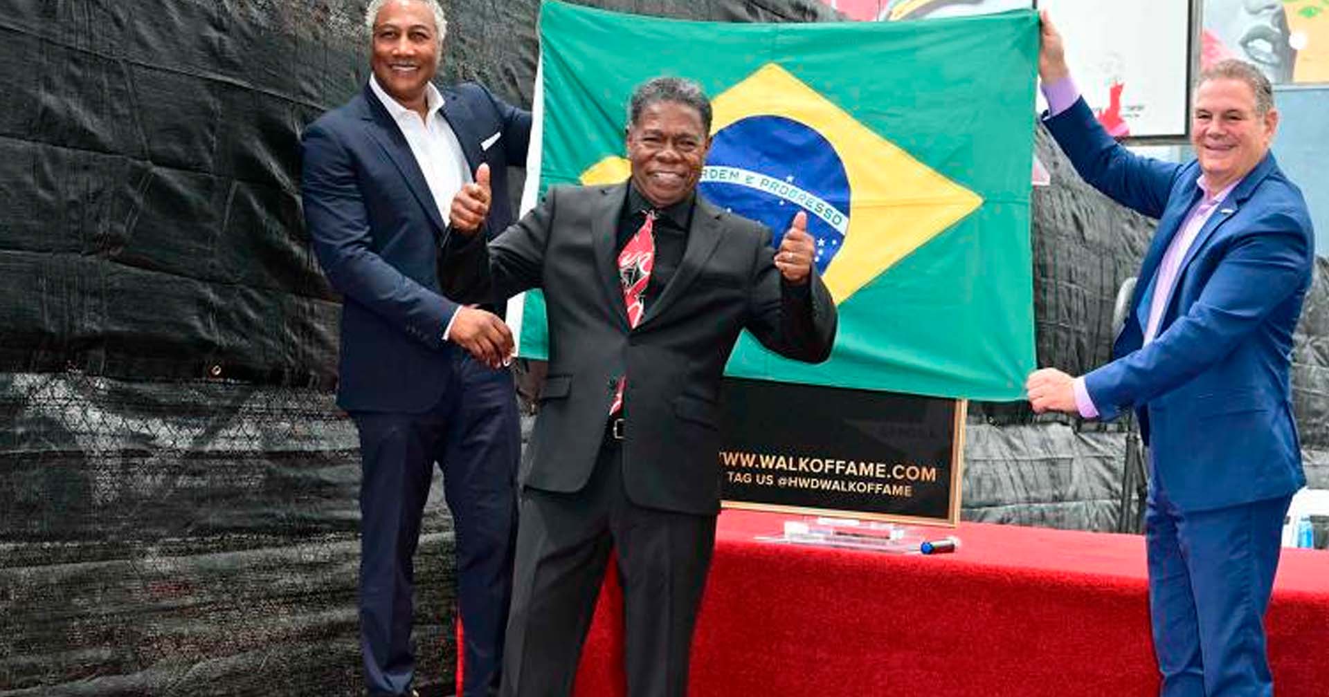 Paulinho da Costa é homenageado com estrela na Calçada da Fama de Hollywood; veja fotos