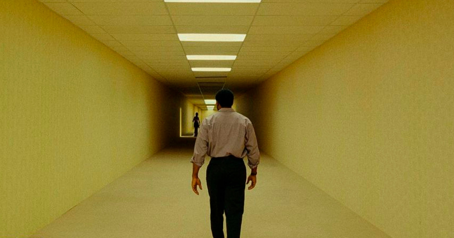 ‘Backrooms: Um Não-Lugar’ ultrapassa a marca de 1 milhão de espectadores nos cinemas do Brasil