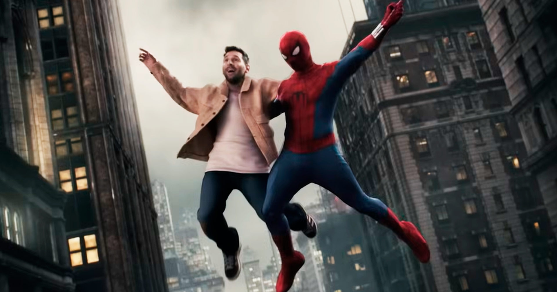 Lionel Messi tem encontro inusitado com Peter Parker em novo vídeo de ‘Homem-Aranha 4’; assista