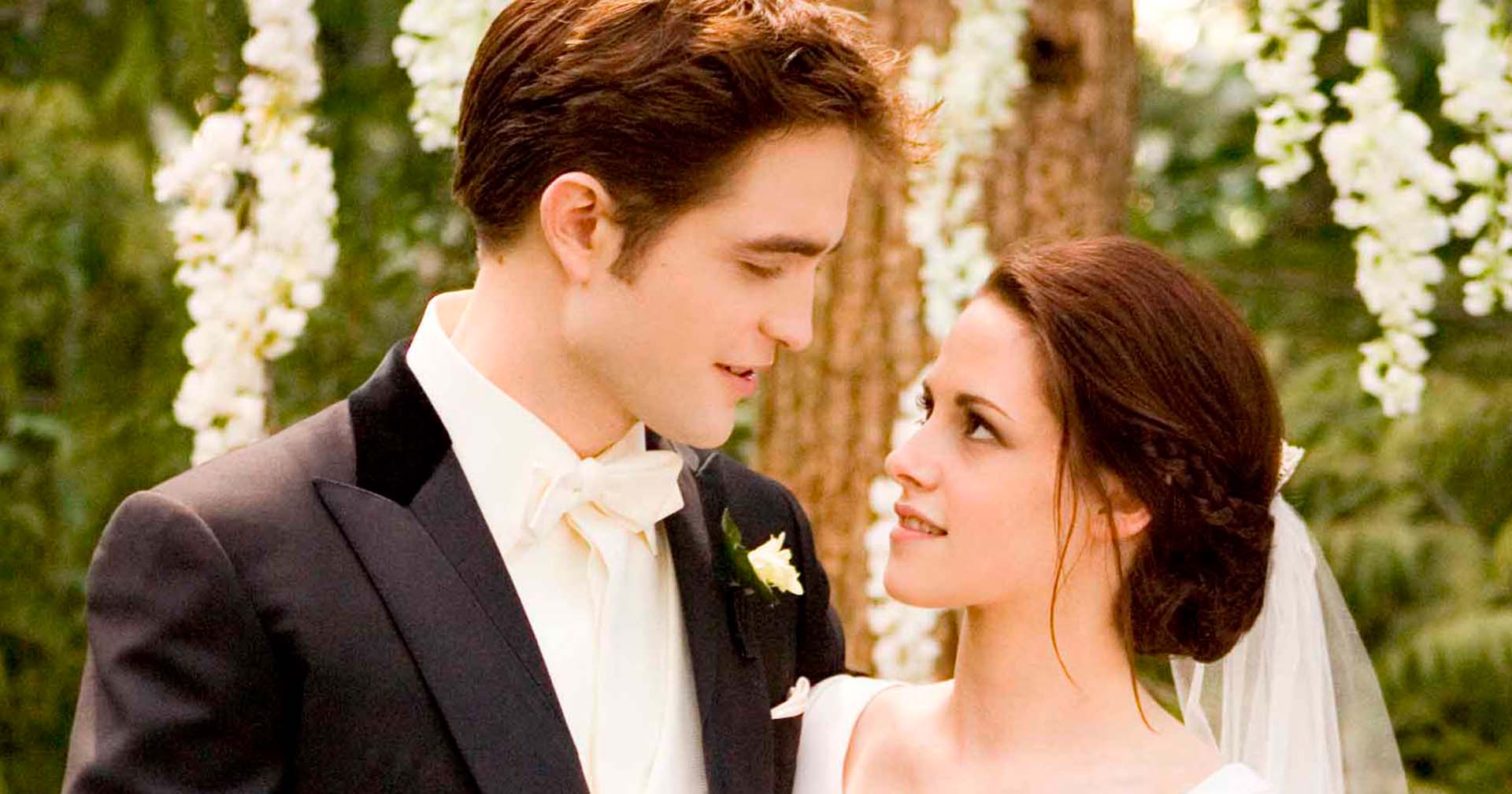 A Saga Crepúsculo: Amanhecer - Parte 1 e Parte 2 retornam aos cinemas brasileiros
