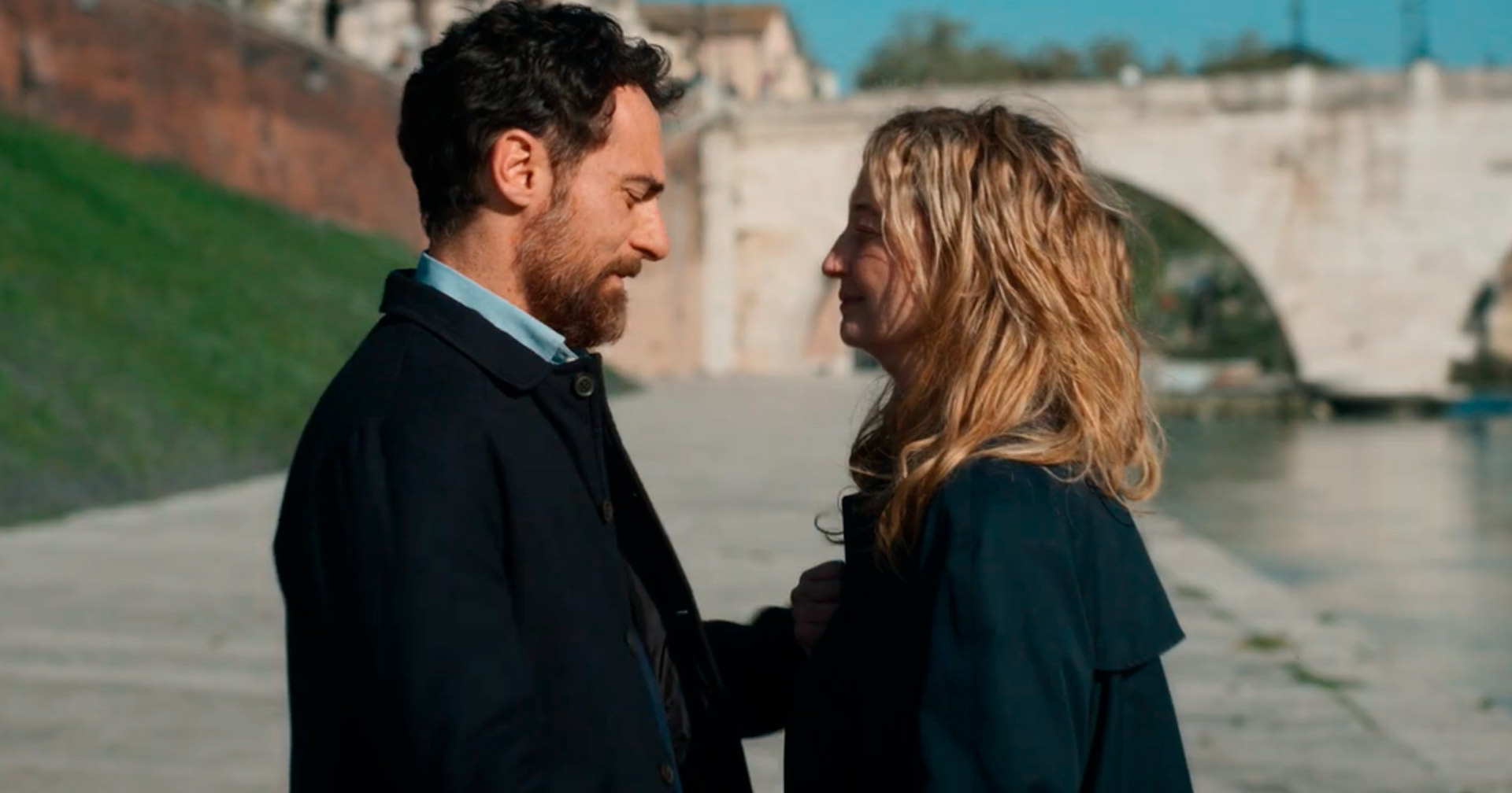 Amor, separação e autodescoberta marcam o primeiro trailer do drama 'Três Vezes Adeus'; assista