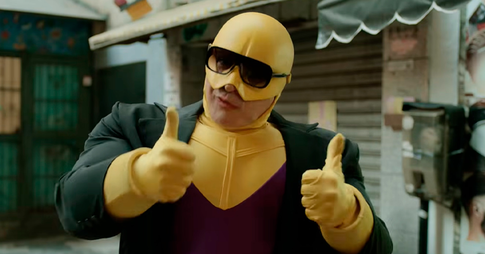 Caco Ciocler é super-herói em crise existencial no trailer de 'Overman', nova comédia nacional