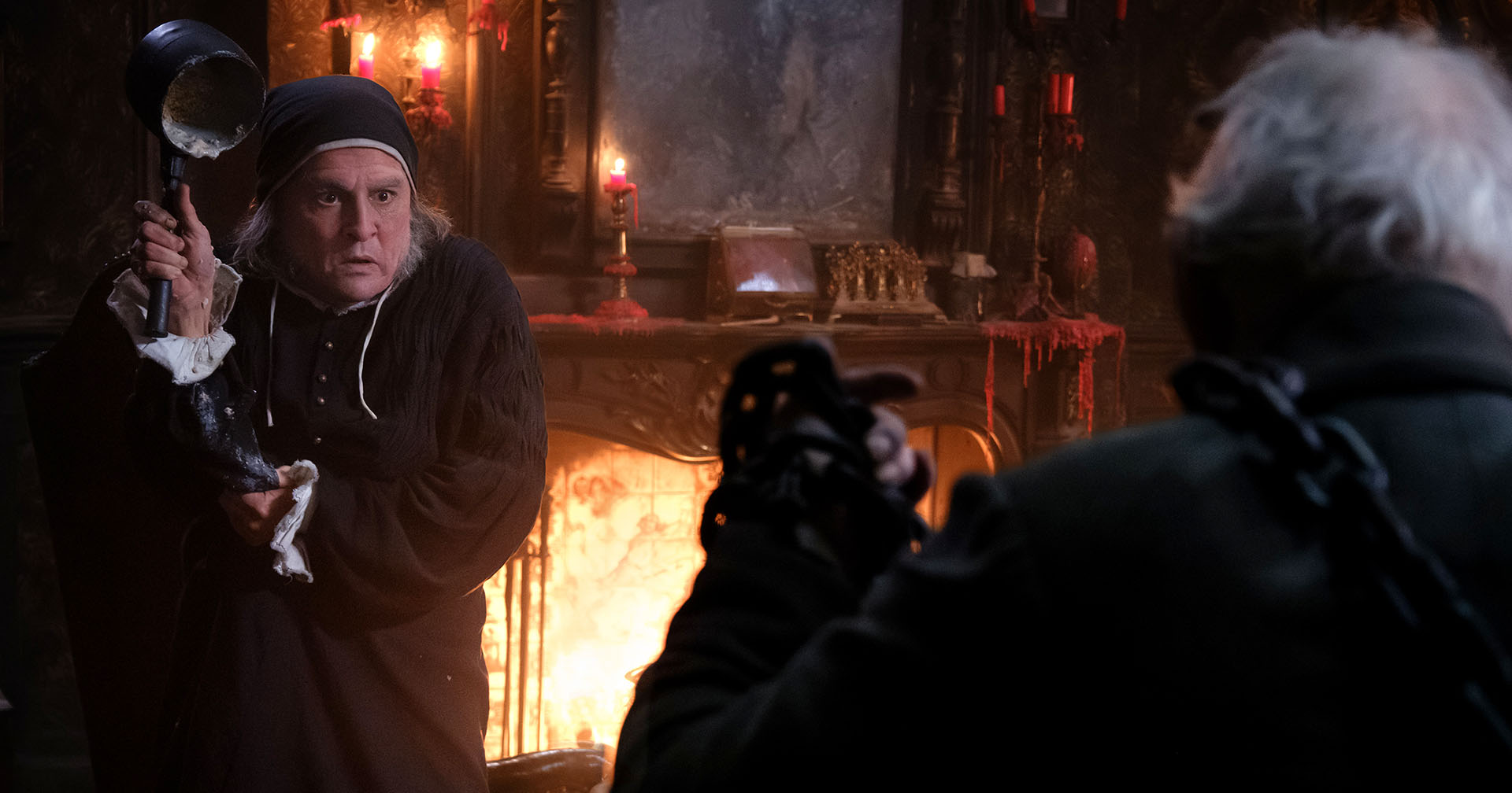 Assombrações visitam Johnny Depp no novo trailer de ‘Ebenezer e os Fantasmas do Natal’; assista