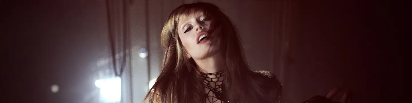 Miley Cyrus - Something Beautiful